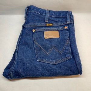 Mens Wrangler Cowboy Cut blue jeans 33x32 gently used
